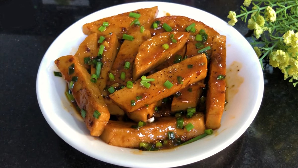 chả lụa kho là món hao cơm, dễ làm