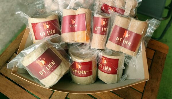 Chả lụa gân hột tiêu xanh đảm bảo an toàn cho sức khỏe