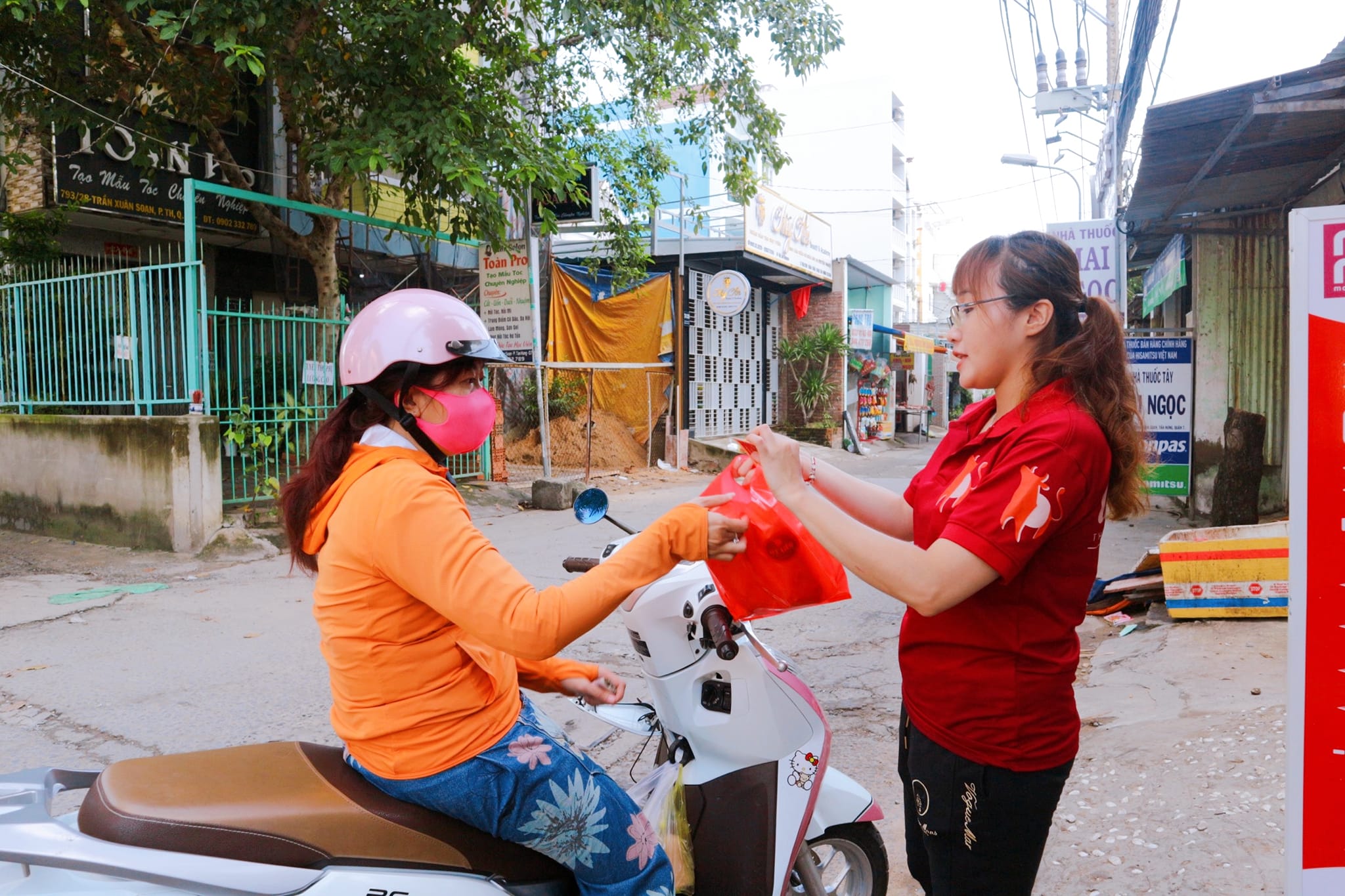 Kết nối ngay tới Út Liên để mua chả lụa ngon, an toàn vệ sinh thực phẩm
